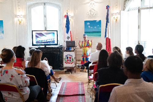 Conferencias de Xiomarita Pérez en París