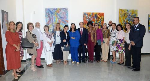 Artistas de Visión4 realizan conversatorio con representantes del Cuerpo Consular