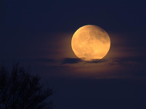 Hoy La luna de fresa fenómeno que ocurre solo una vez en la vida