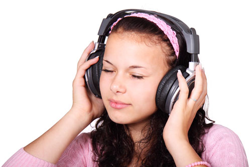 Exposición a la música con alto volumen puede dañar tus oídos.